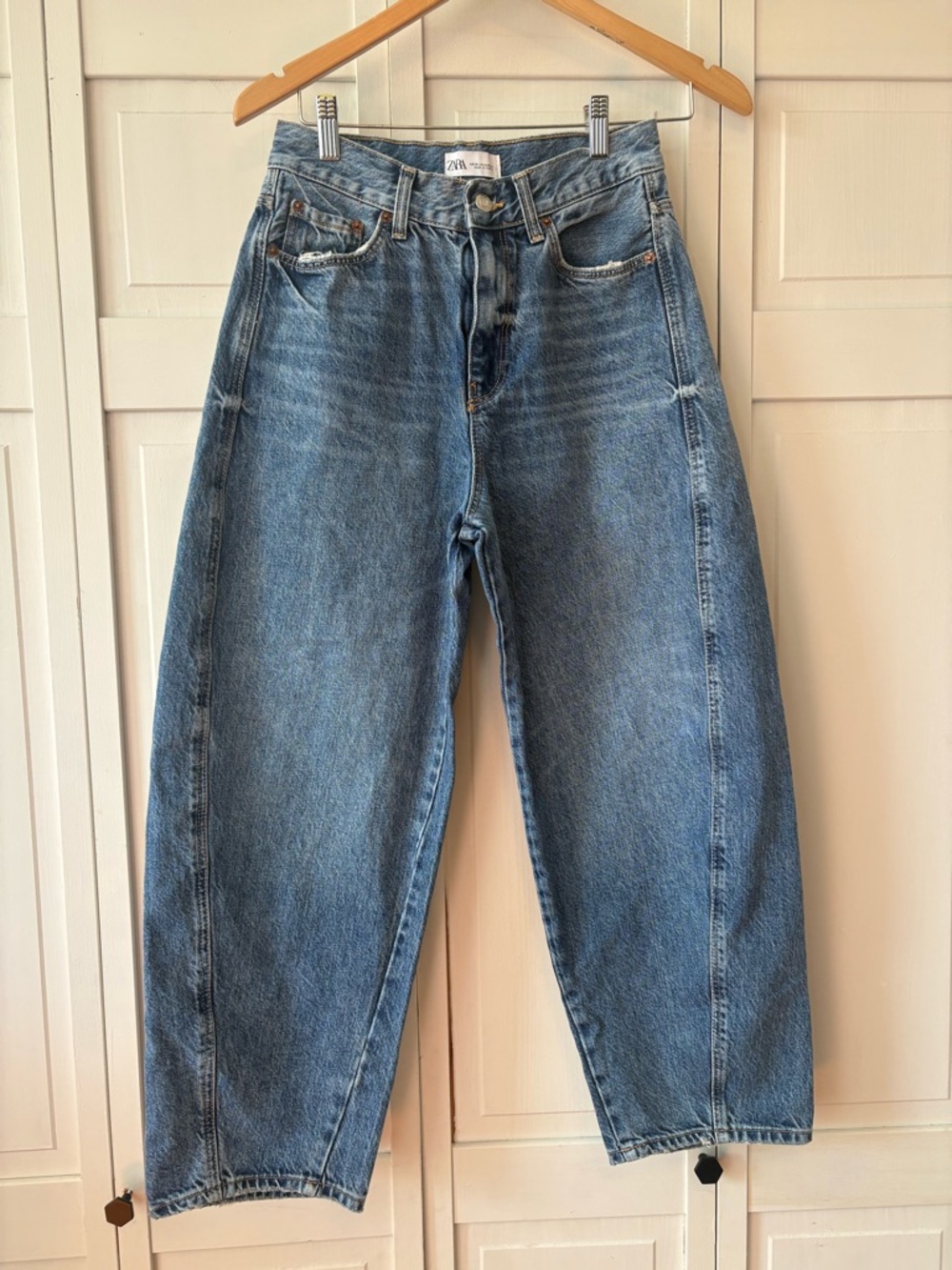 Zara High-Waist barrel Blue Denim Jeans